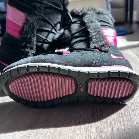 Nike winter boots - Picture 3 of 4